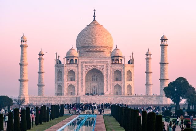 Luxury Taj Mahal Tour from Delhi by AC Car